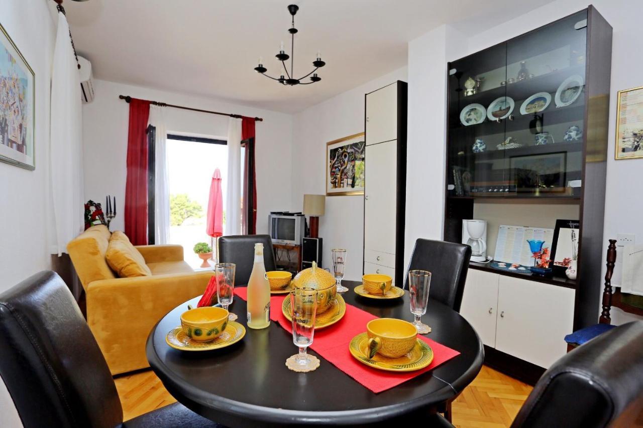 Apartments Dvornik Mirca  Ngoại thất bức ảnh